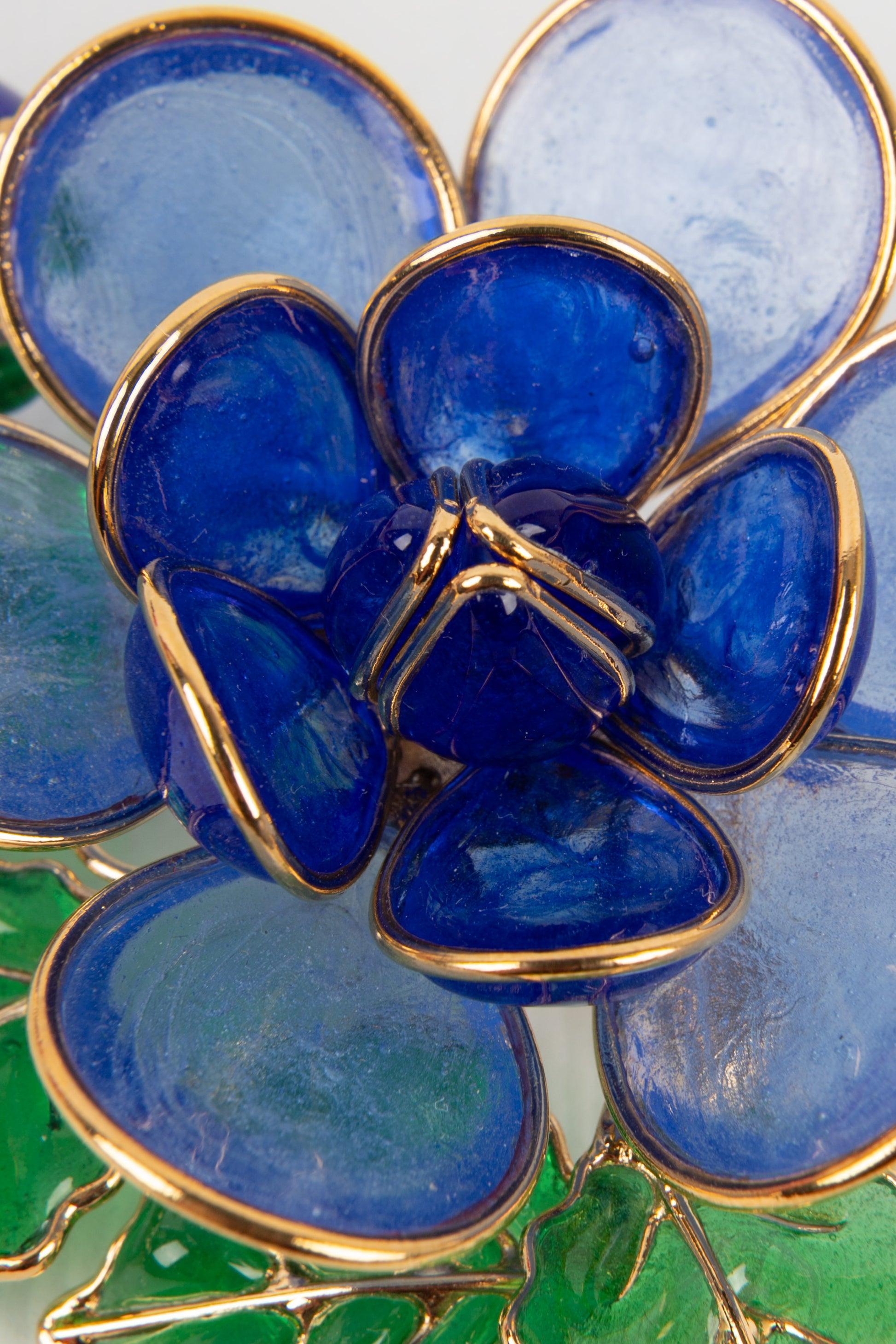 Augustine Flower Brooch / Pendant in Golden Metal and Glass Paste In Excellent Condition For Sale In SAINT-OUEN-SUR-SEINE, FR