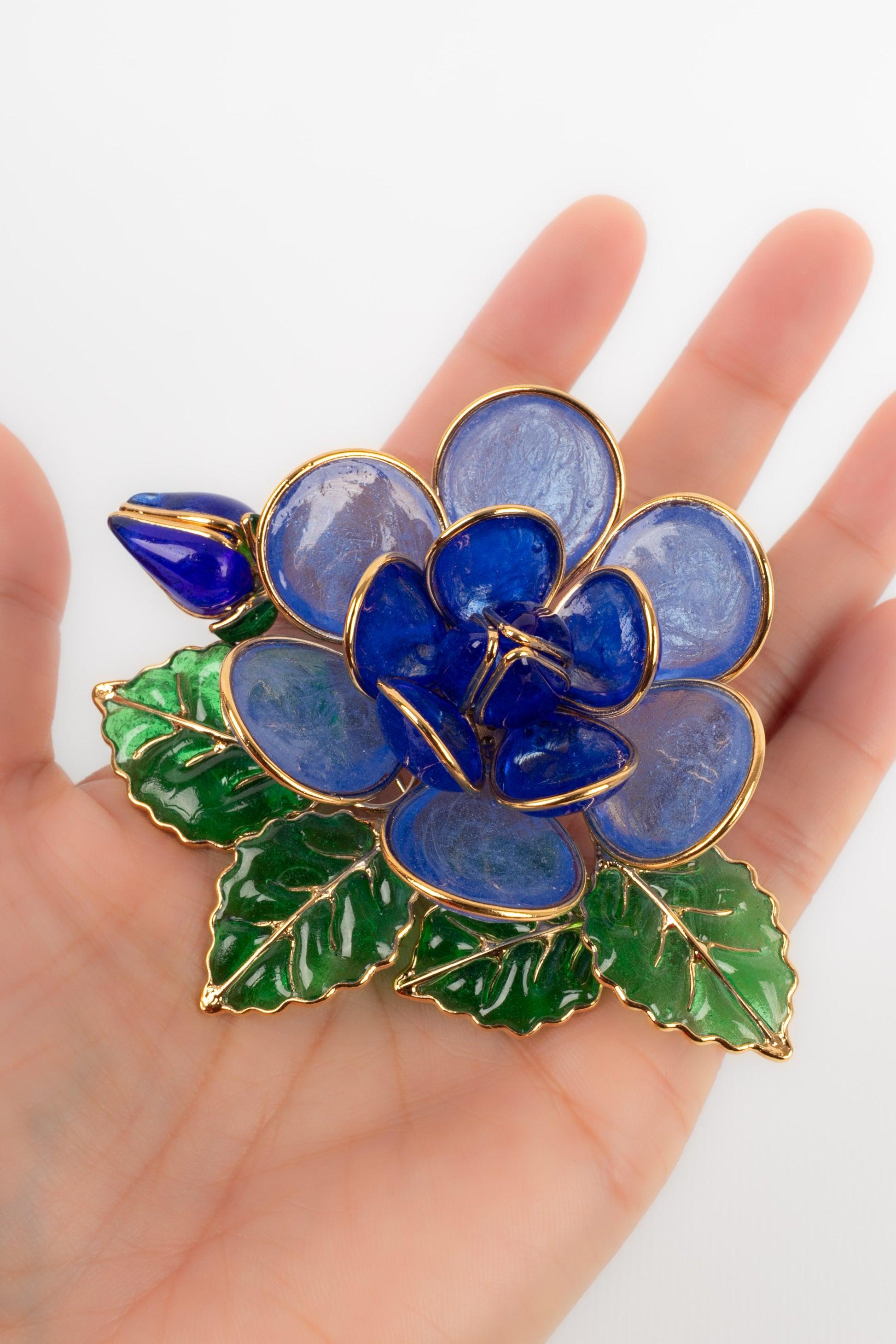 Augustine Flower Brooch / Pendant in Golden Metal and Glass Paste For Sale 2