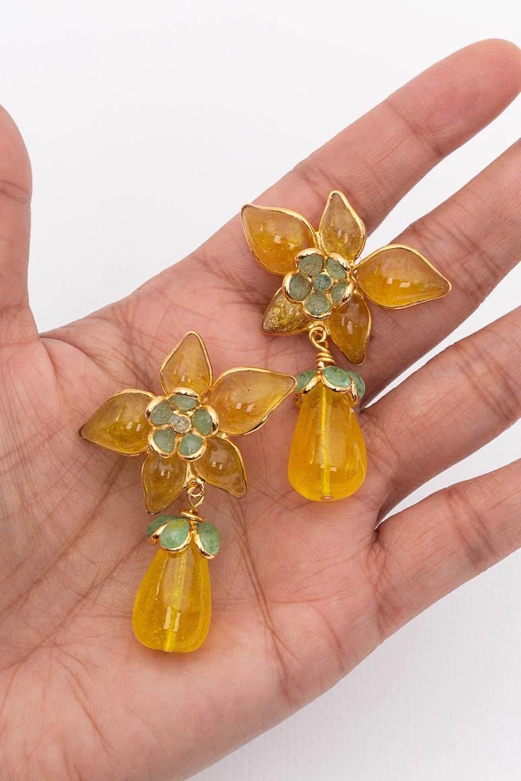 Women's Augustine Flower Gilted Metal Earrings with Yellow Glass Paste For Sale