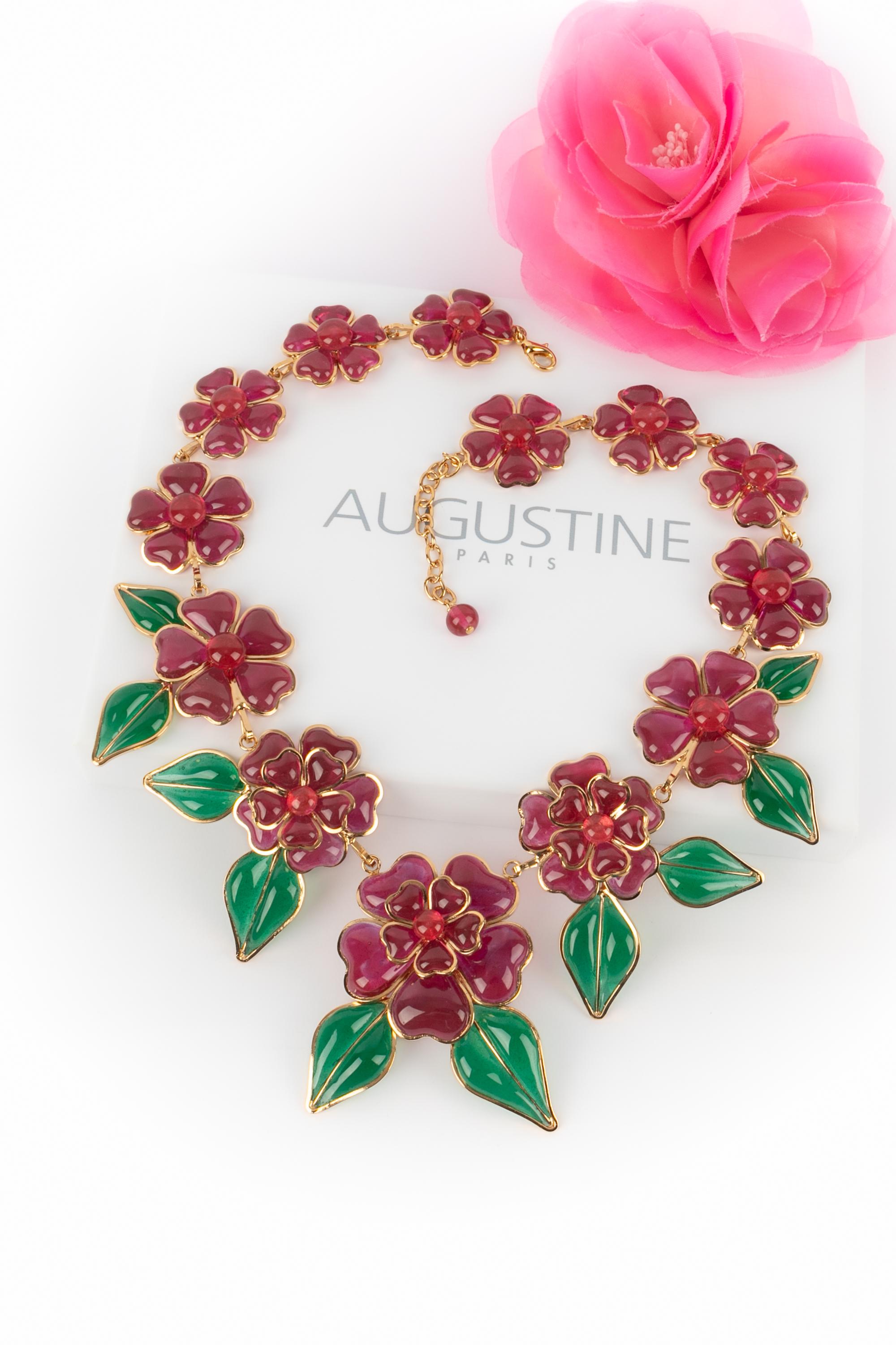 AUGUSTINE - (Made in France) Collana articolata in metallo dorato con fiori in pasta di vetro.

Condizioni:
Ottime condizioni

Dimensioni:
Lunghezza: da 47 a 51 cm

SKU:BC195