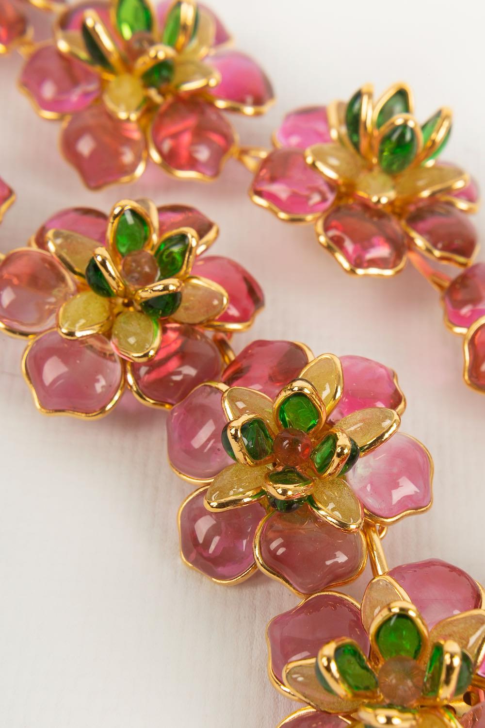 Women's Augustine Flower Necklace in Glass Paste and Gold Metal For Sale