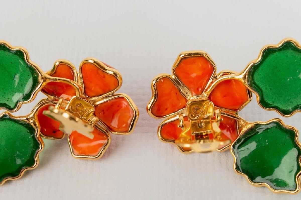 Augustine Flower Paste Glass Clip Earrings  For Sale 1