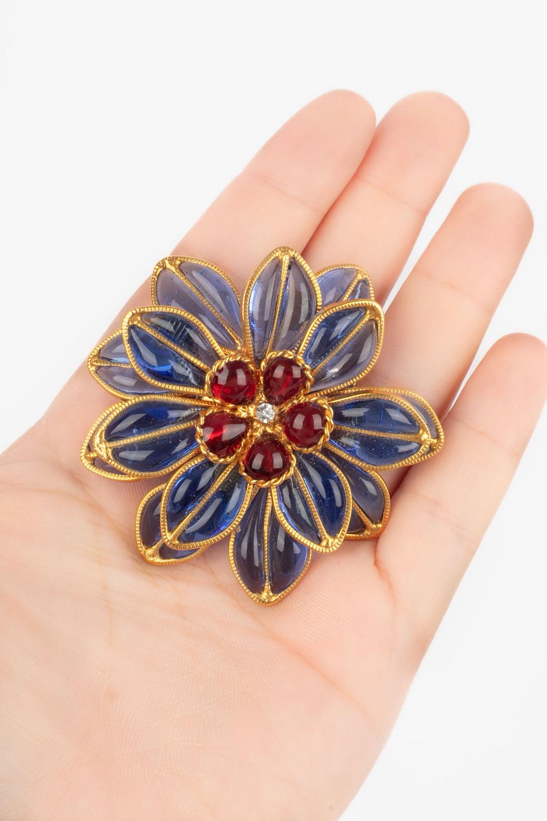 Augustine - (Made in France) Glass paste pendant / brooch representing a flower.

Additional information:
Condition: Very good condition
Dimensions: Height: 5.5 cm

Seller Reference: BR192