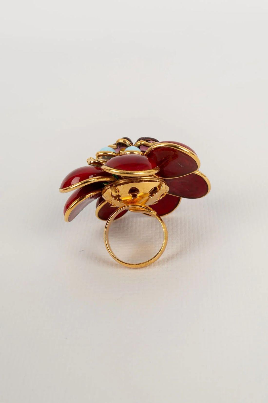 Romantic Augustine Flower Ring in Gilt Metal and Glass Paste Ring For Sale