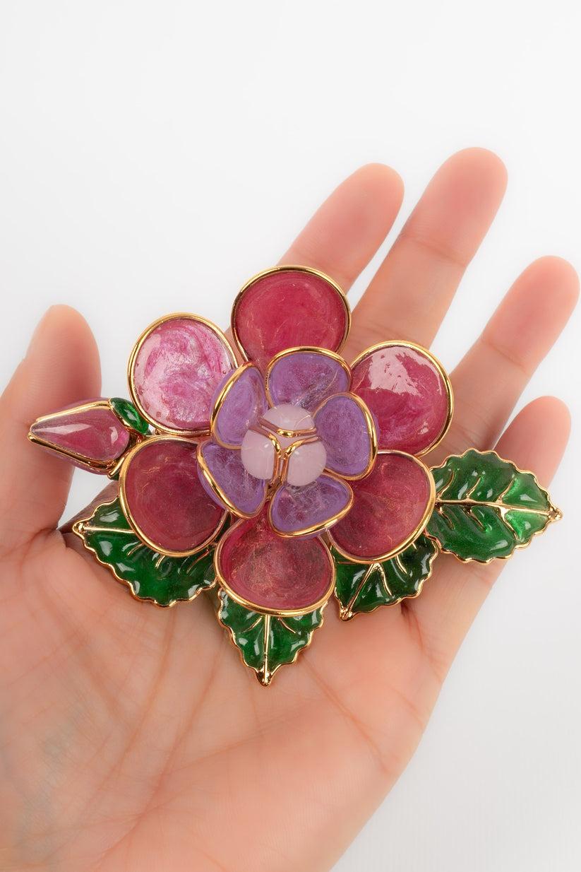 Augustine - (Made in France) Flower-shaped brooch/pendant in golden metal and glass paste.

Additional information:
Condition: Very good condition
Dimensions: 9.5 cm x 8 cm

Seller Reference: BR163