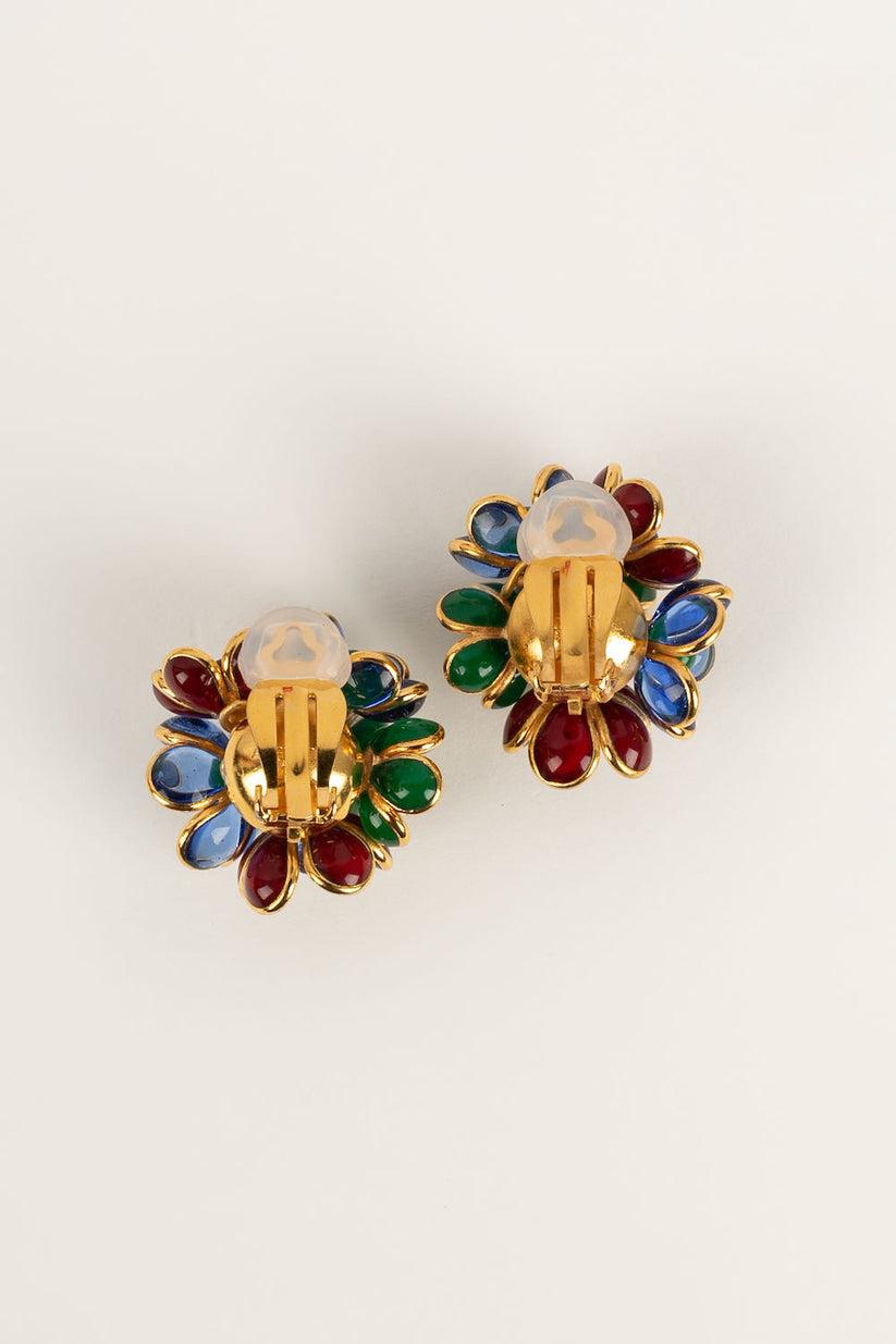 Augustine Gold-Plated Metal and Glass Paste Clip Earrings In Excellent Condition For Sale In SAINT-OUEN-SUR-SEINE, FR