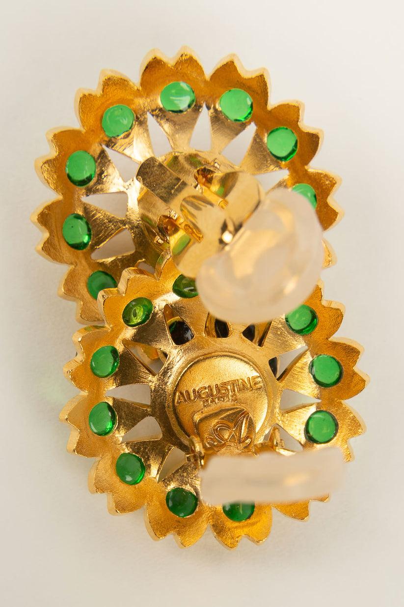 Augustine Goldene Clip-Ohrringe aus Metall und Glas mit Paste im Angebot 1