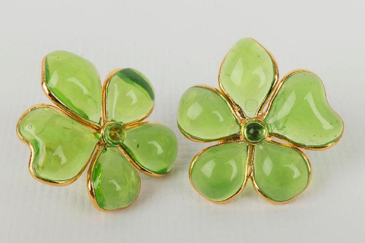 Women's Augustine Golden Metal and Light Green Glass Flower Earrings