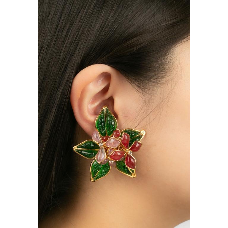 Augustine - (Made in France) Orecchini a clip in metallo dorato, pasta di vetro e strass.

Informazioni aggiuntive:
Condizioni: Ottime condizioni
Dimensioni: Diametro: 5,5 cm

Riferimento del venditore: BO336
