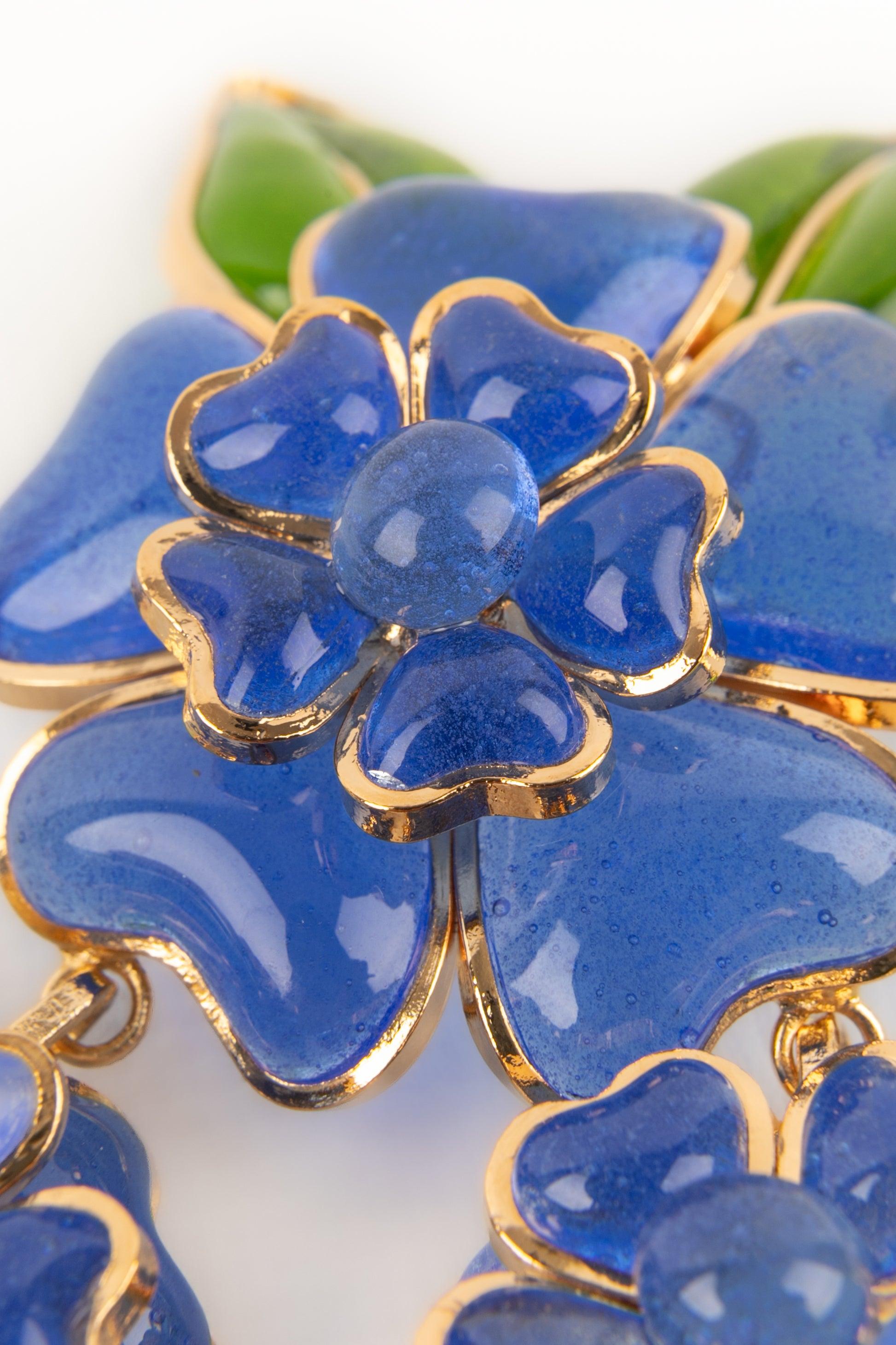 Augustine Golden Metal Blue Flower Necklace For Sale 1