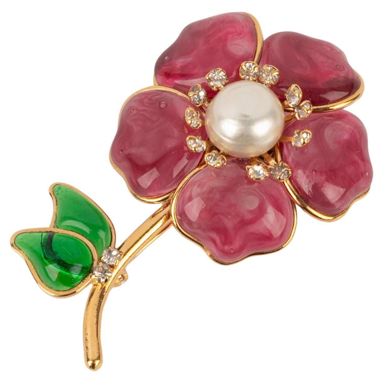 Augustine Broche en métal doré avec pâte de verre