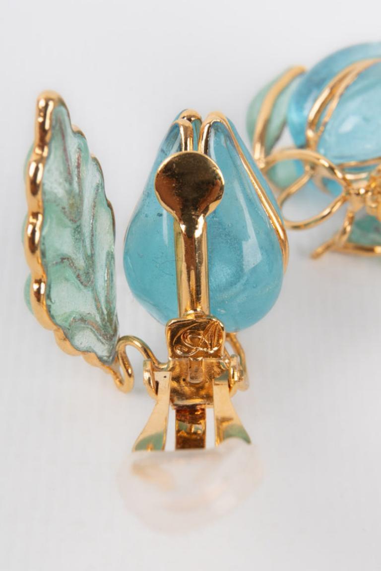 Donna Orecchini a clip in metallo dorato Augustine in vendita