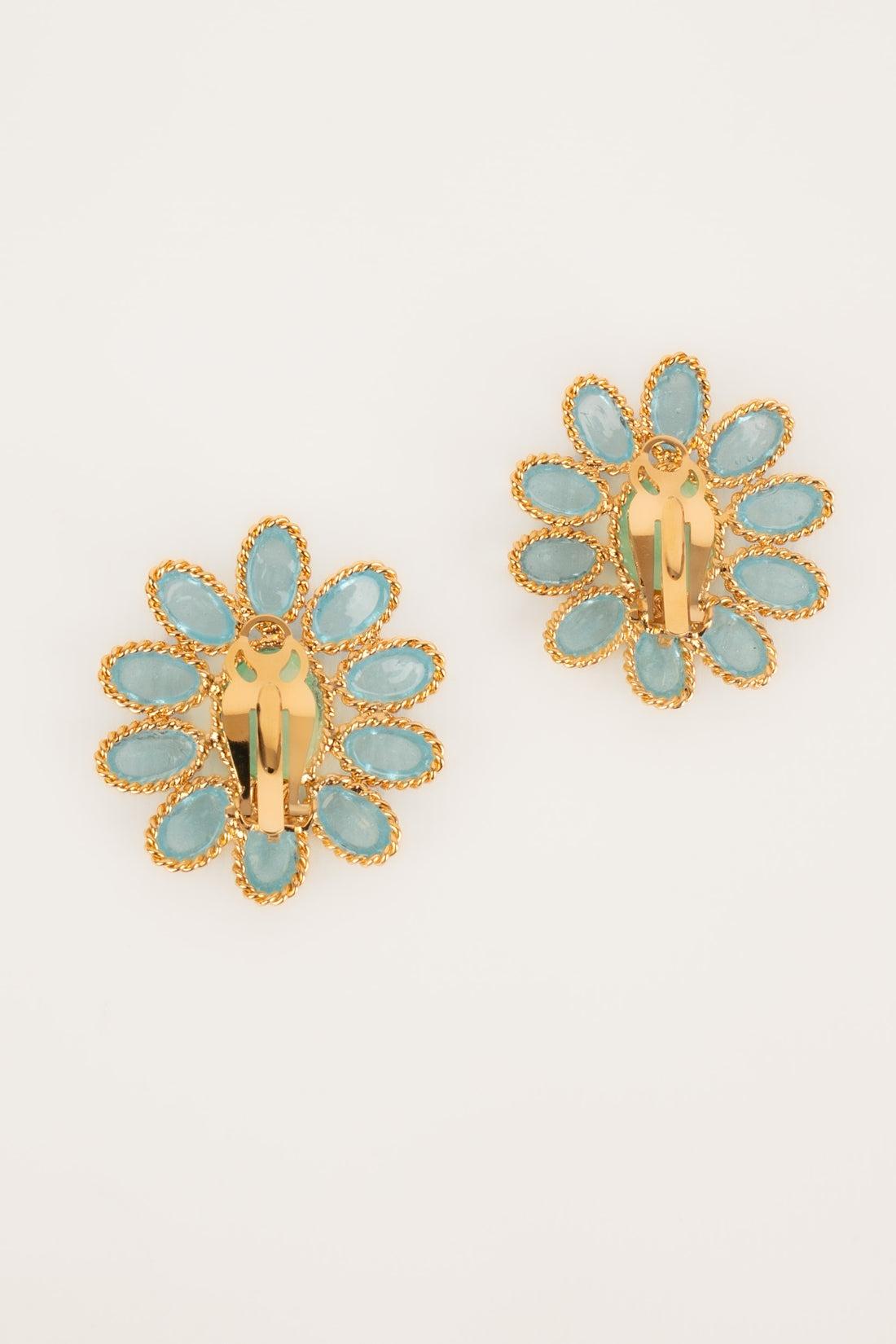 AUGUSTINE - (Made in France) Golden metal clip-on earrings with glass paste.

Additional information:
Condition: Very good condition
Dimensions: Height: 4 cm

Seller Reference: BO382
