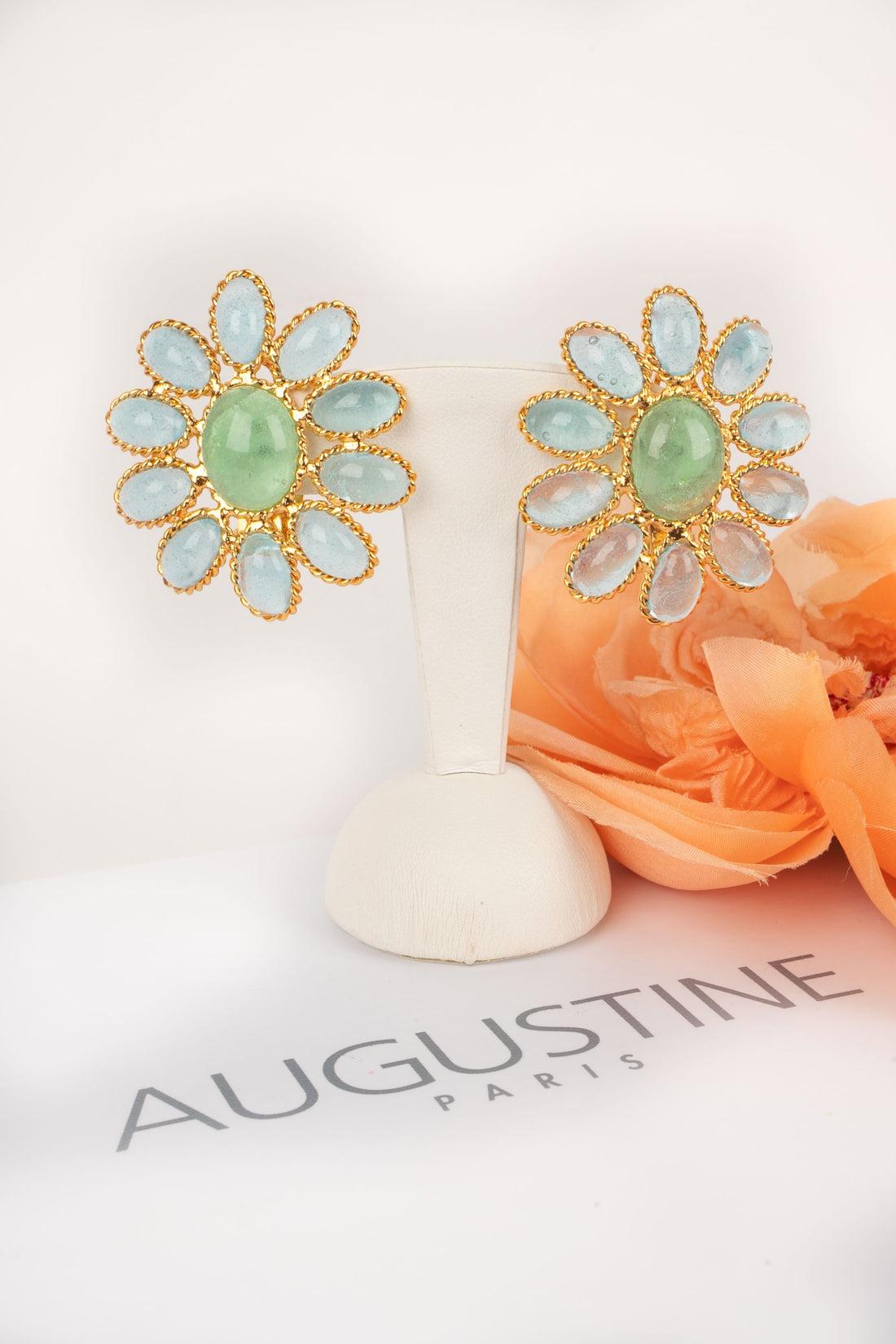 Augustine Golden Metal Clip-On Earrings with Glass Paste For Sale 3