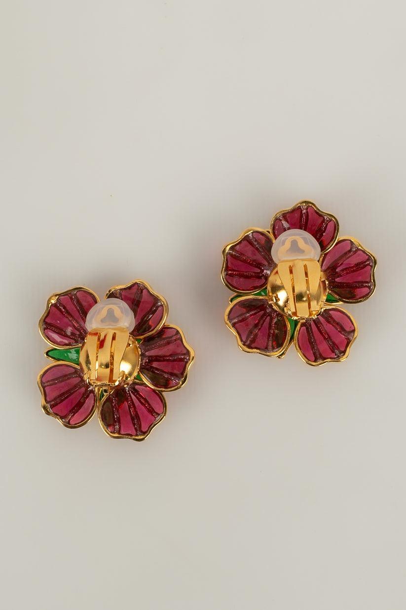 Augustine - Golden metal earrings, costume pearls, and red and green glass paste.

Additional information:
Condition: Very good condition
Dimensions: Height: 4 cm

Seller Reference: BO56