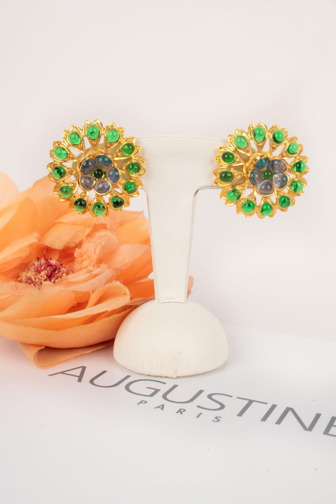 Boucles d'oreilles Augustine en métal doré ajouré avec pâte de verre en vente 3