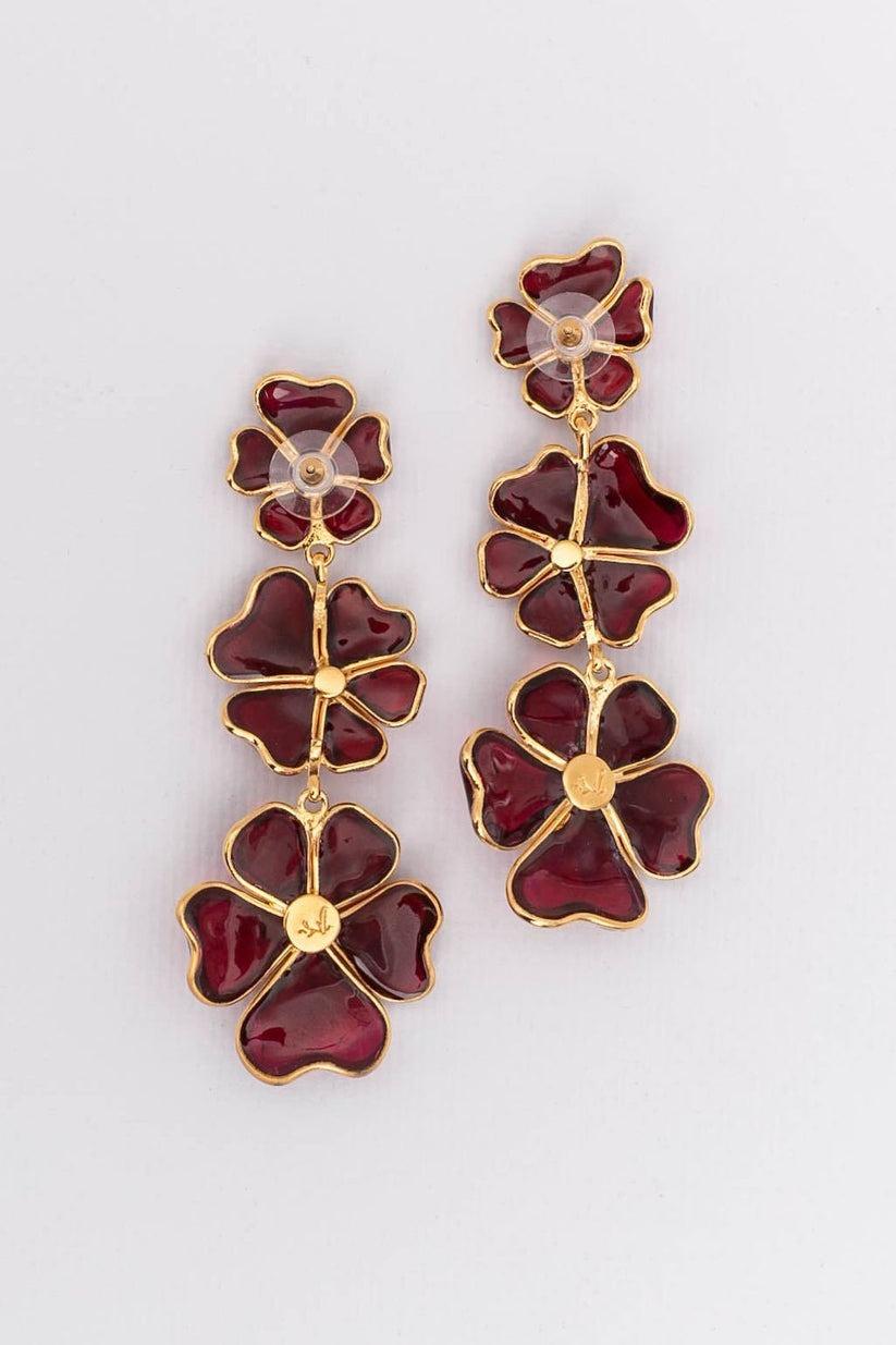 Augustine Golden Metal Earrings with Glass Paste Flowers In Excellent Condition For Sale In SAINT-OUEN-SUR-SEINE, FR