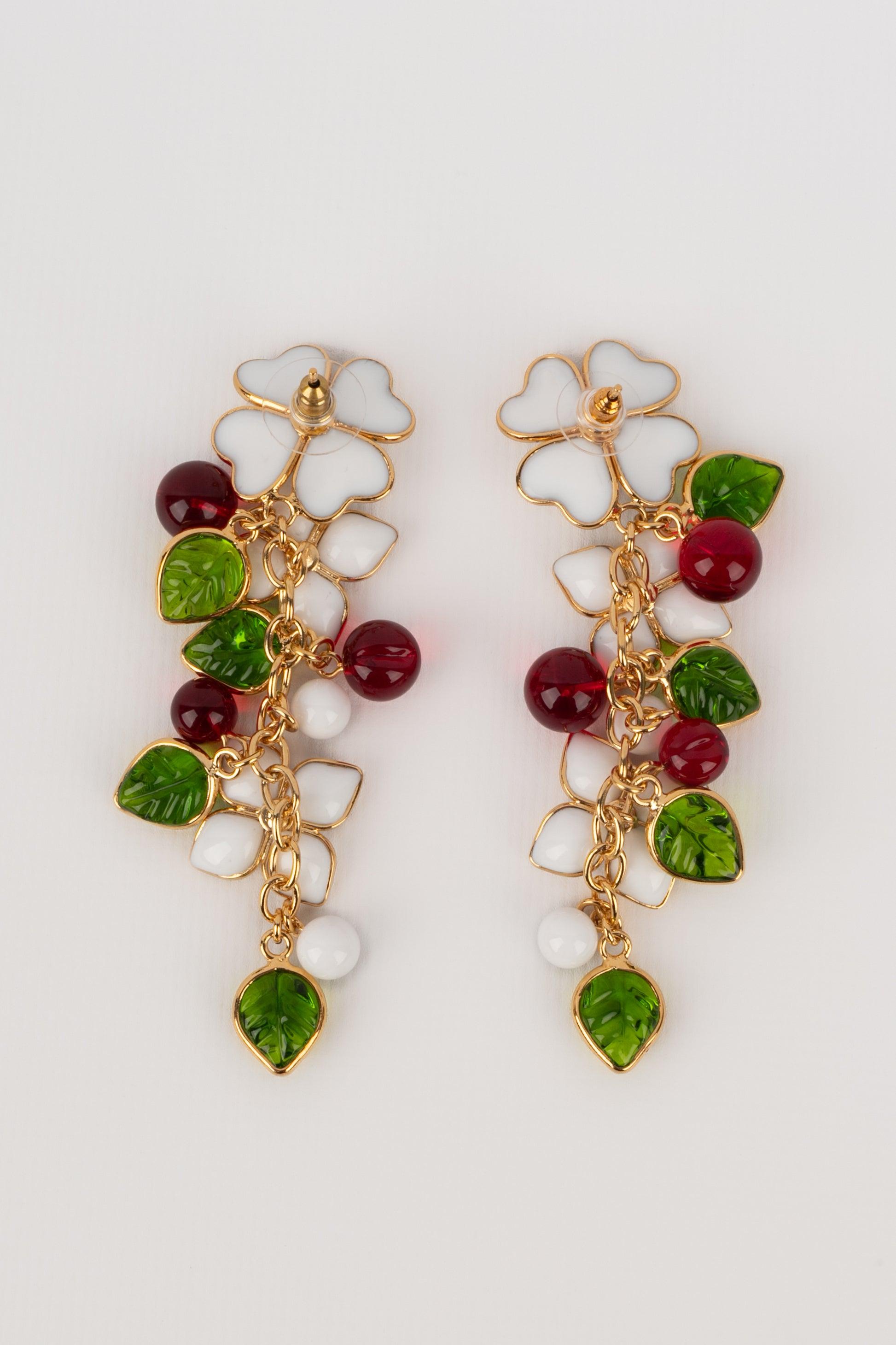 Augustine - (Made in France) Golden metal earrings with glass paste and rhinestones.

Additional information:
Condition: Very good condition
Dimensions: Height: 8 cm

Seller Reference: BO392