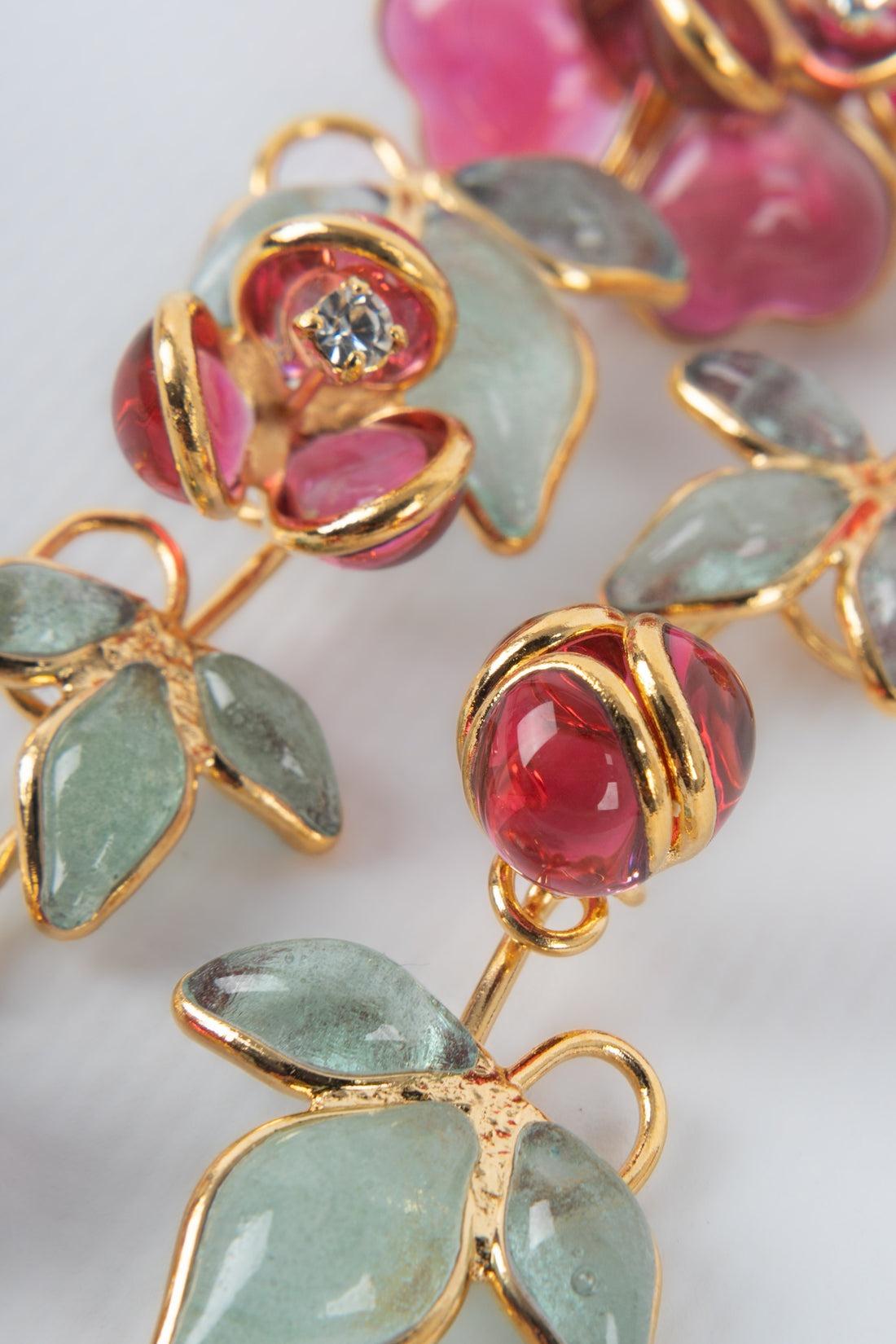 Augustine Golden Metal Earrings with Glass Paste in Pink Tones In Excellent Condition For Sale In SAINT-OUEN-SUR-SEINE, FR
