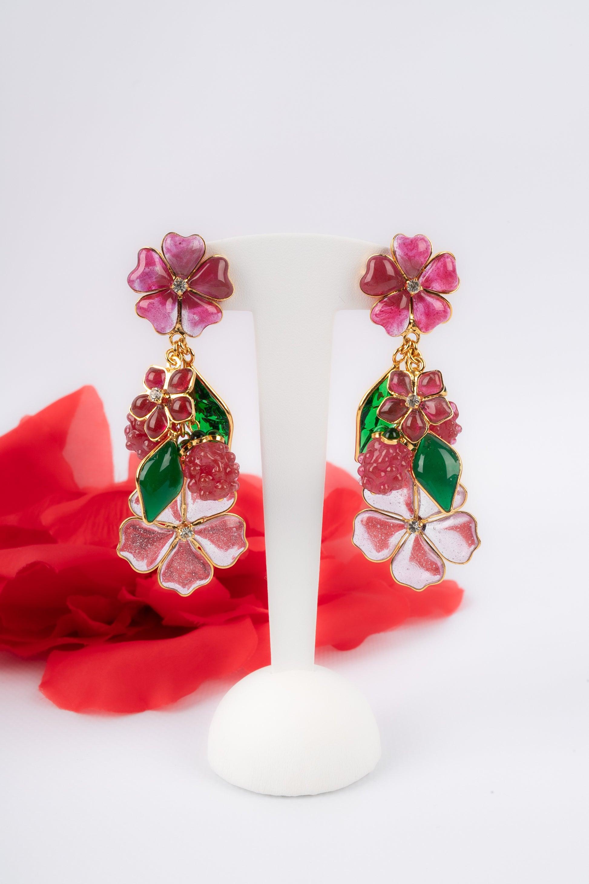 Augustine Golden Metal Earrings with Glass Paste Raspberries  For Sale 3
