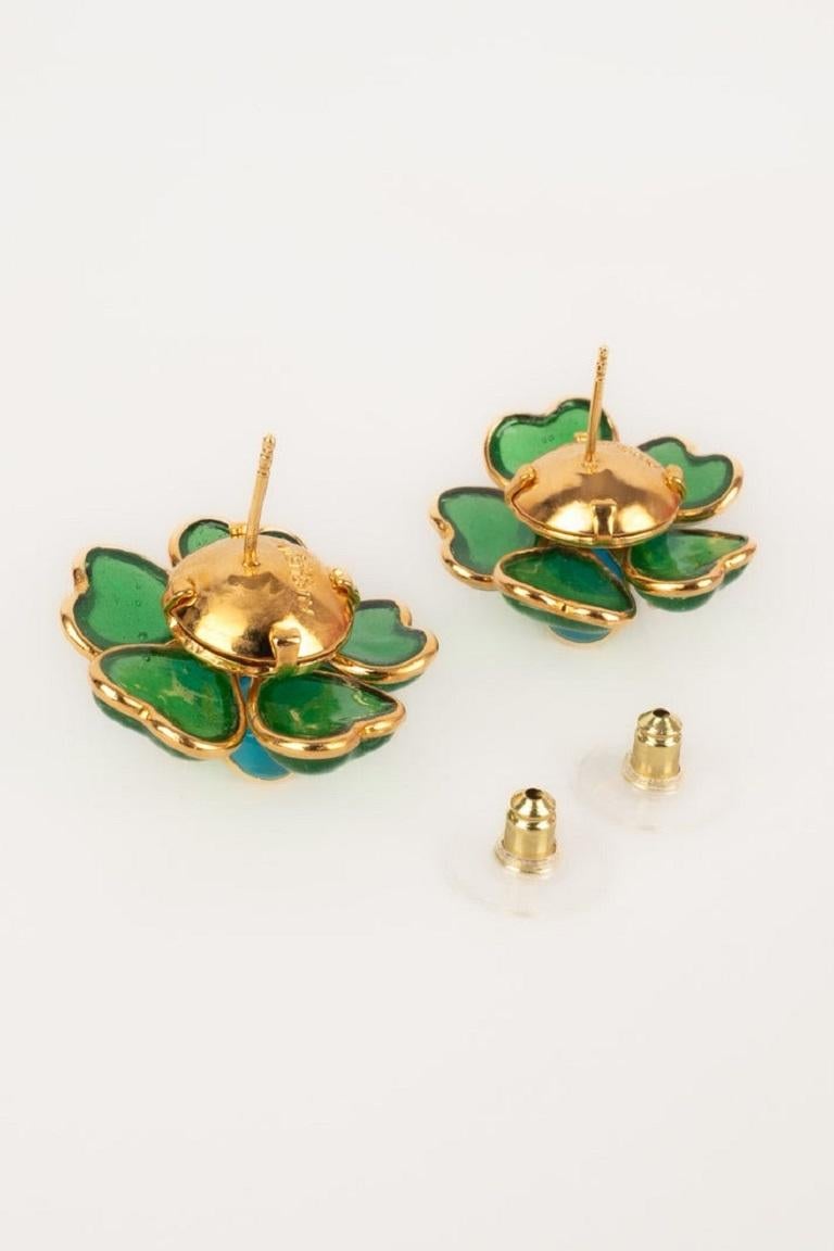Augustine Golden Metal Earrings with Green and Blue Glass Paste For Sale 1