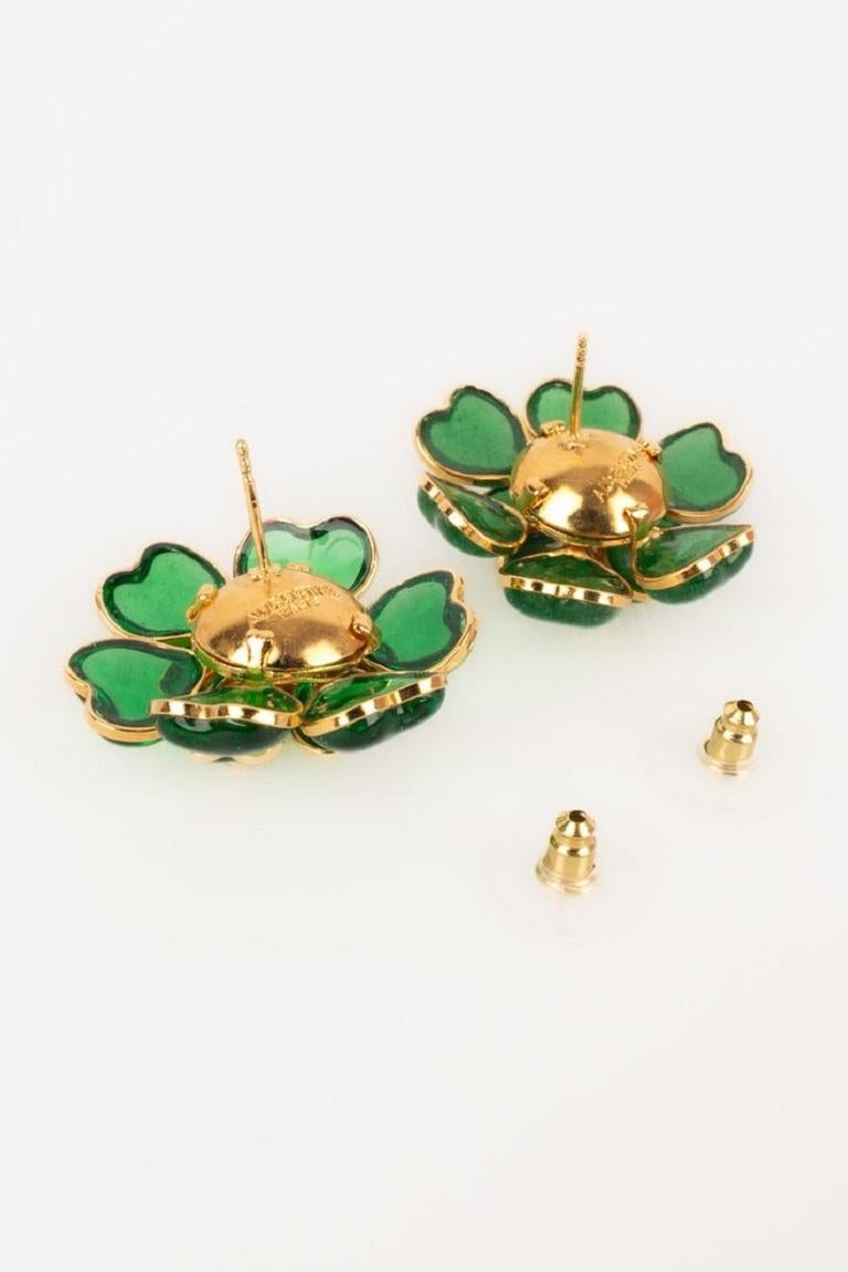 Augustine Golden Metal Earrings with Green and Blue Glass Paste For Sale 2