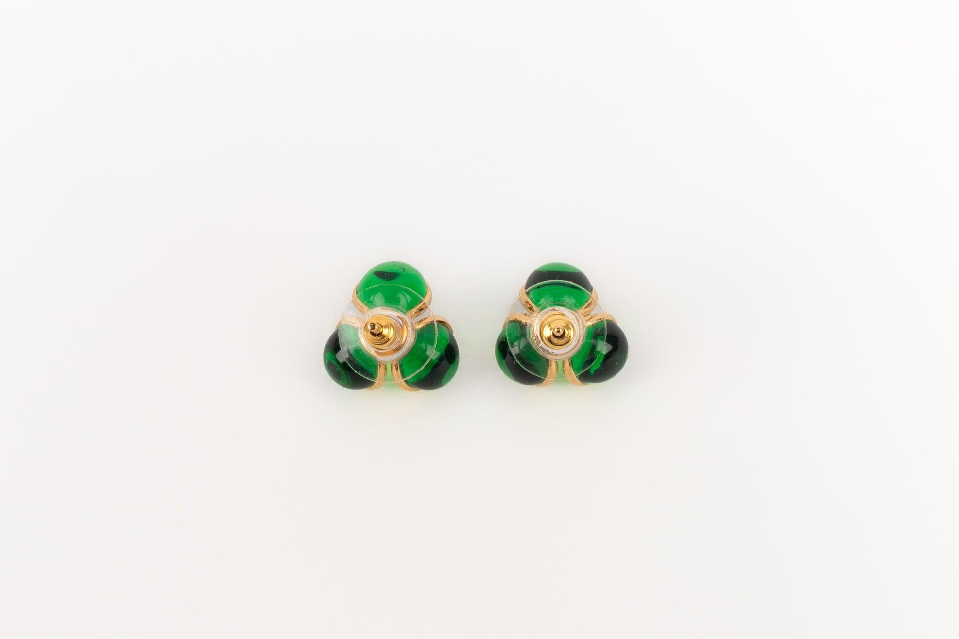 Boucles d'oreilles Augustine en métal doré avec pâte de verre verte Pour femmes en vente