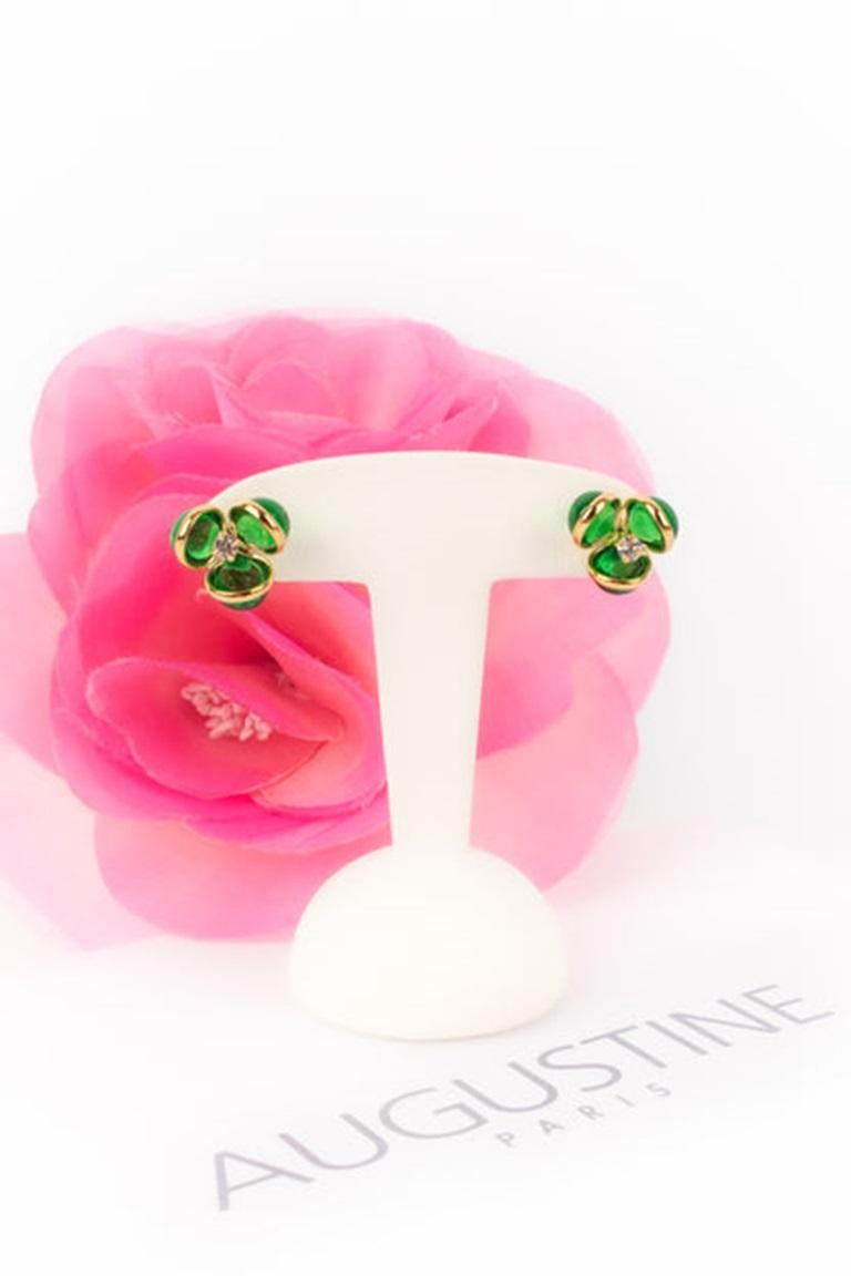 Boucles d'oreilles Augustine en métal doré avec pâte de verre verte en vente 3