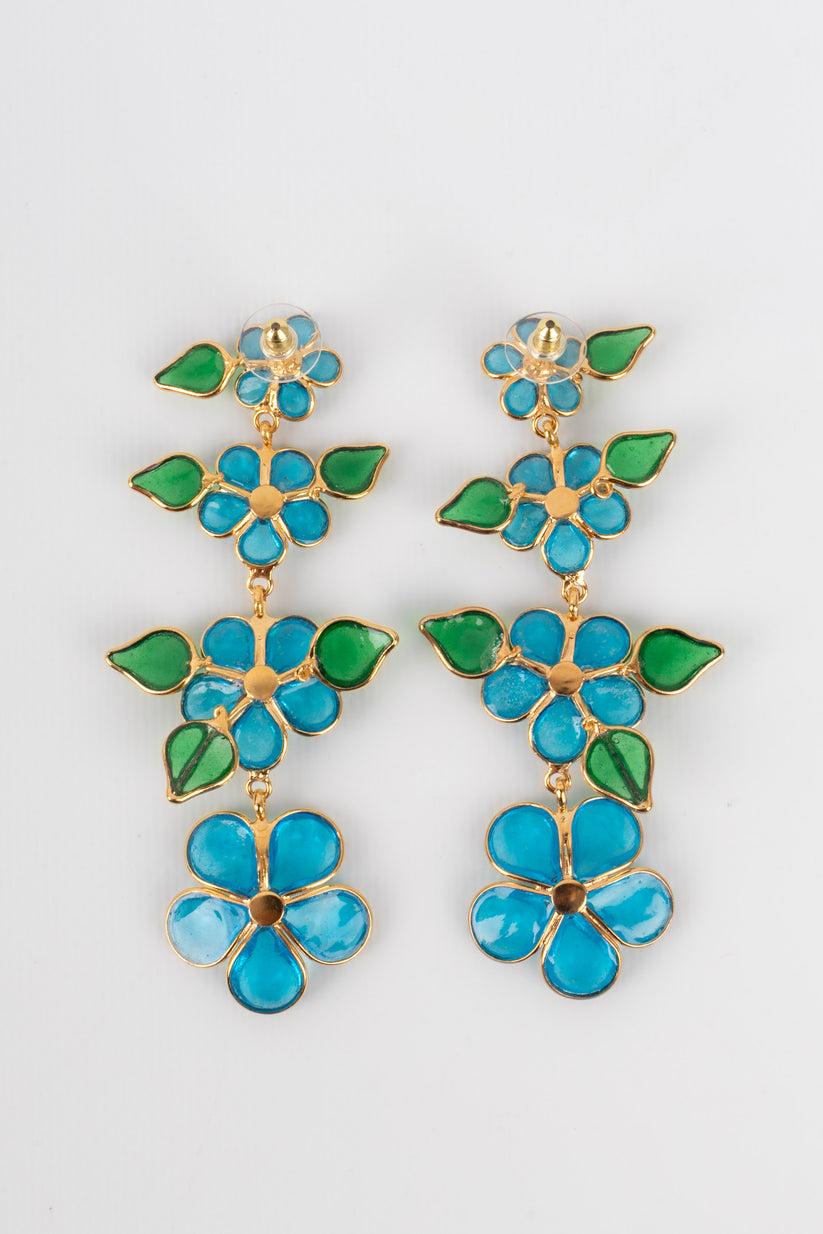 Augustine - Boucles d'oreilles en métal doré avec pâte de verre bleu clair.

Informations complémentaires :
Condit : Très bon état.
Dimensions : Longueur : 11 cm

Référence du vendeur : BO282