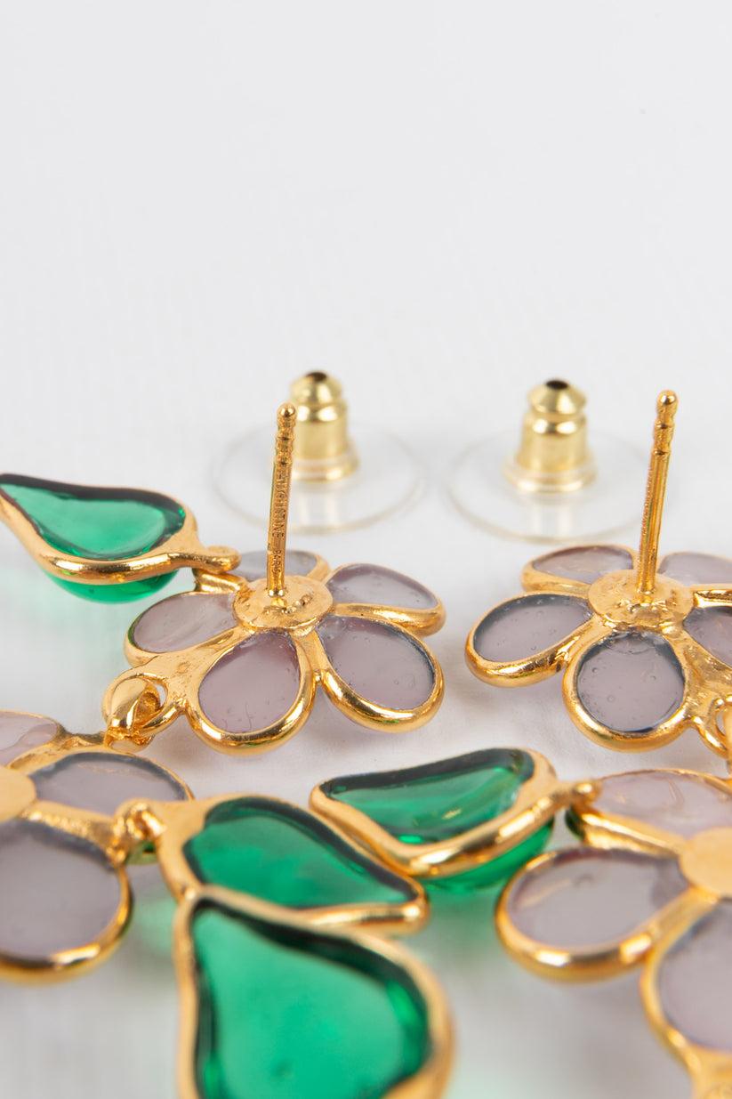 Boucles d'oreilles Augustine en métal doré avec pâte de verre rose Bon état - En vente à SAINT-OUEN-SUR-SEINE, FR