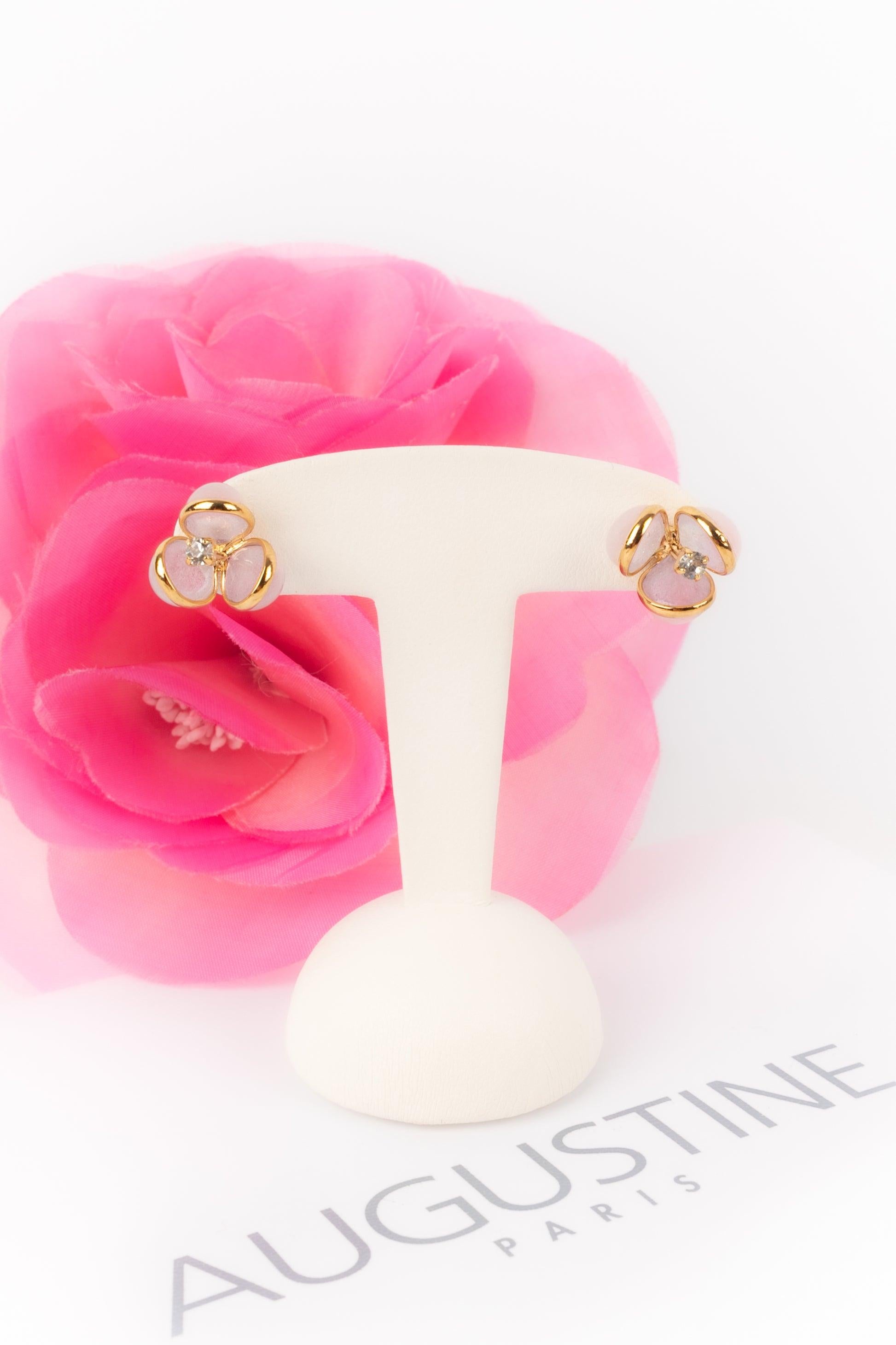 Boucles d'oreilles Augustine en métal doré avec pâte de verre rose en vente 3