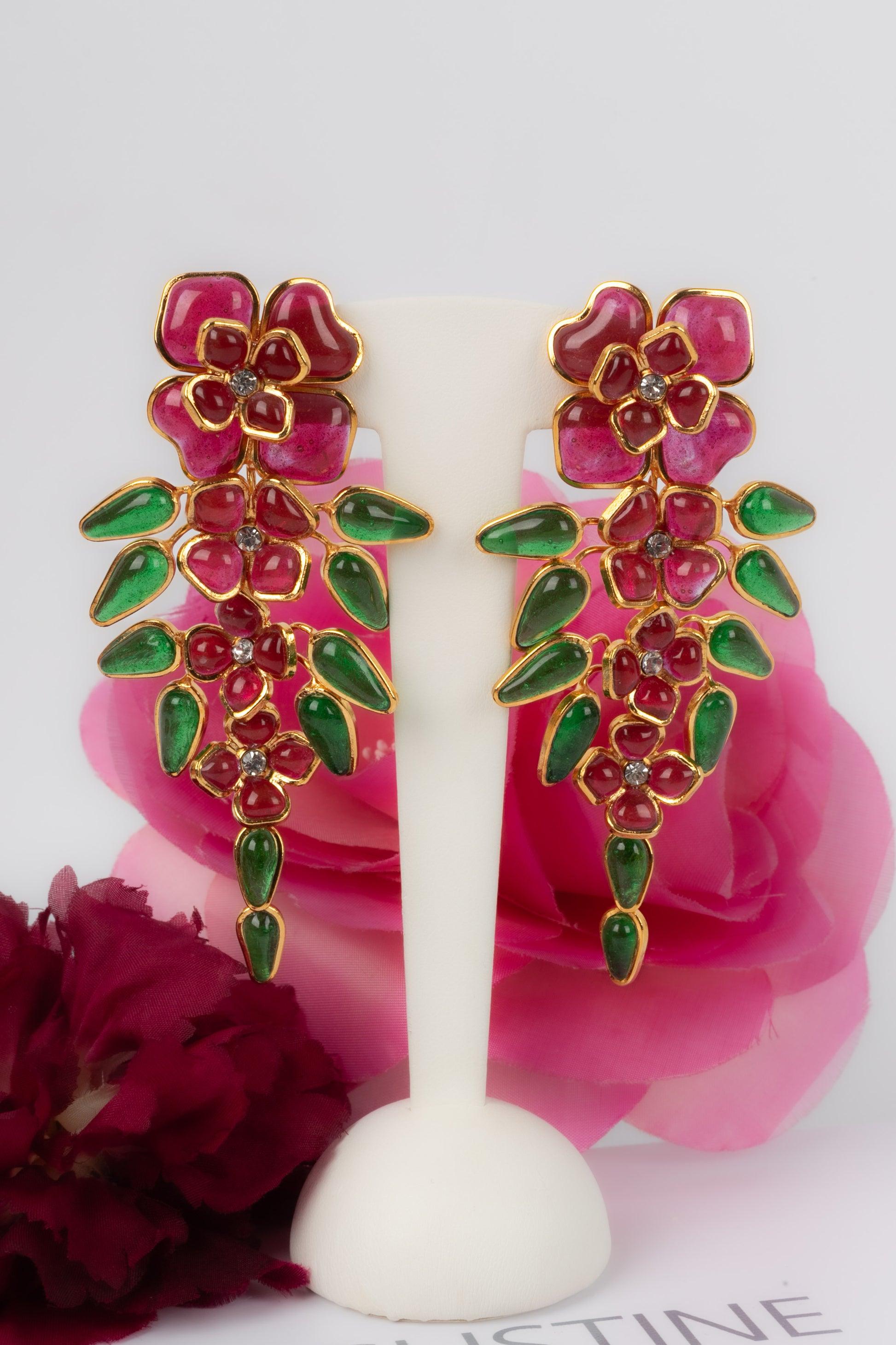 Augustine Golden Metal Earrings with Pink Glass Paste For Sale 4