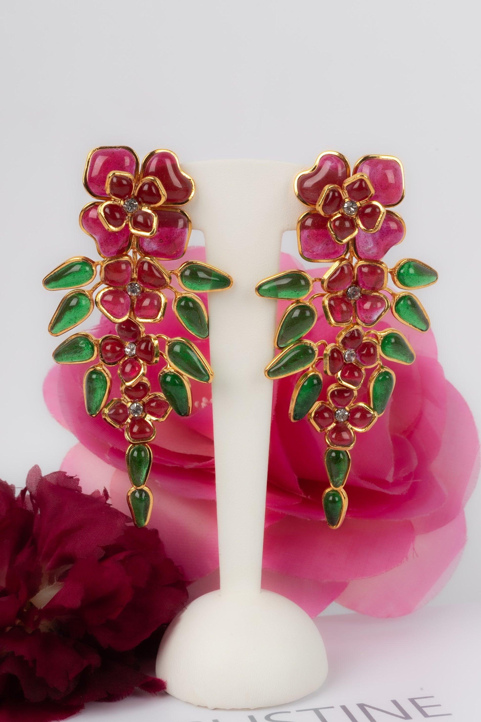 Boucles d'oreilles Augustine en métal doré avec pâte de verre rose en vente 4