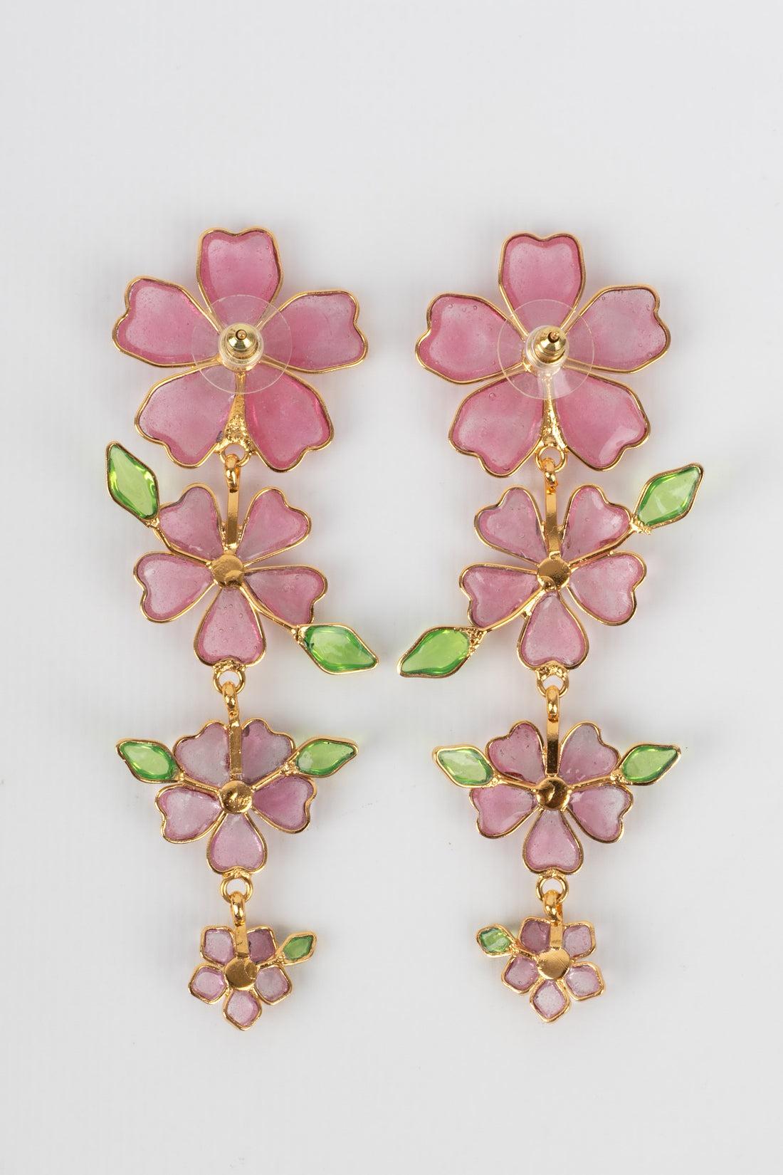 Augustine Golden Metal Earrings with Pink Transparent Glass Paste In Excellent Condition For Sale In SAINT-OUEN-SUR-SEINE, FR