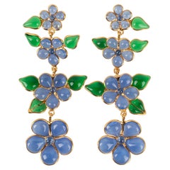 Boucles d'oreilles Augustine en métal doré avec pâte de verre violette