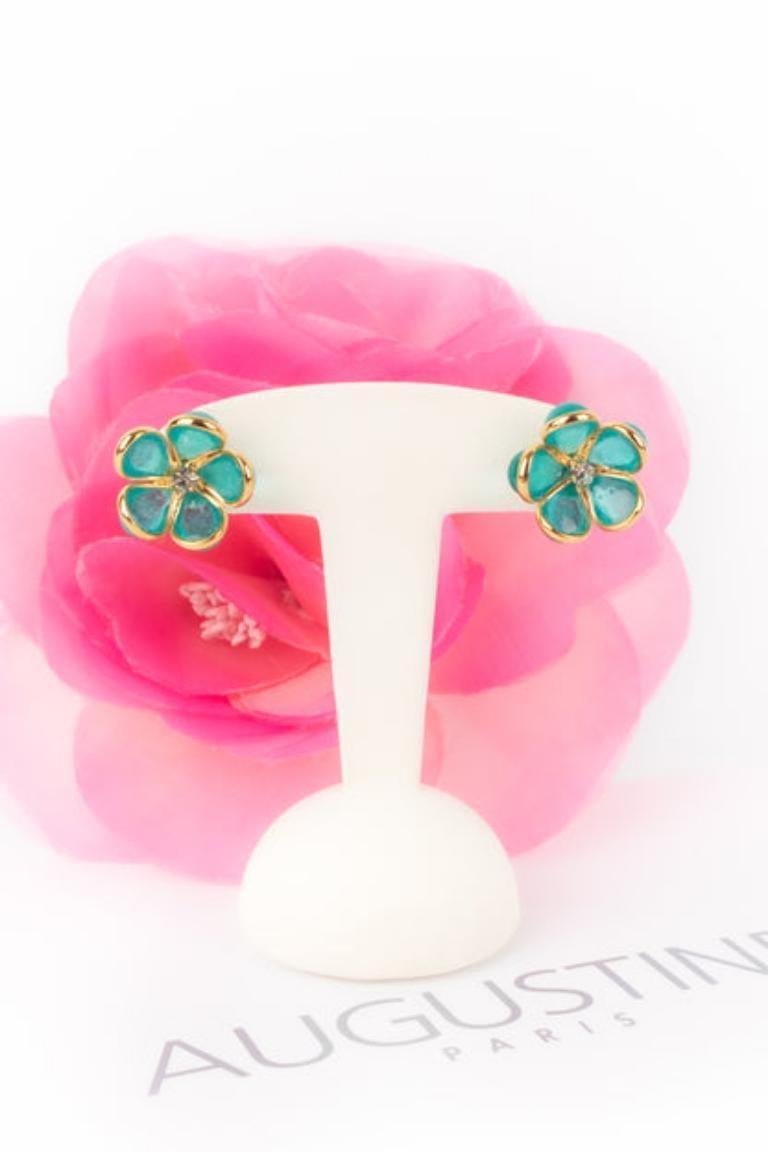 Boucles d'oreilles Augustine en métal doré avec strass et pâte de verre bleue en vente 3