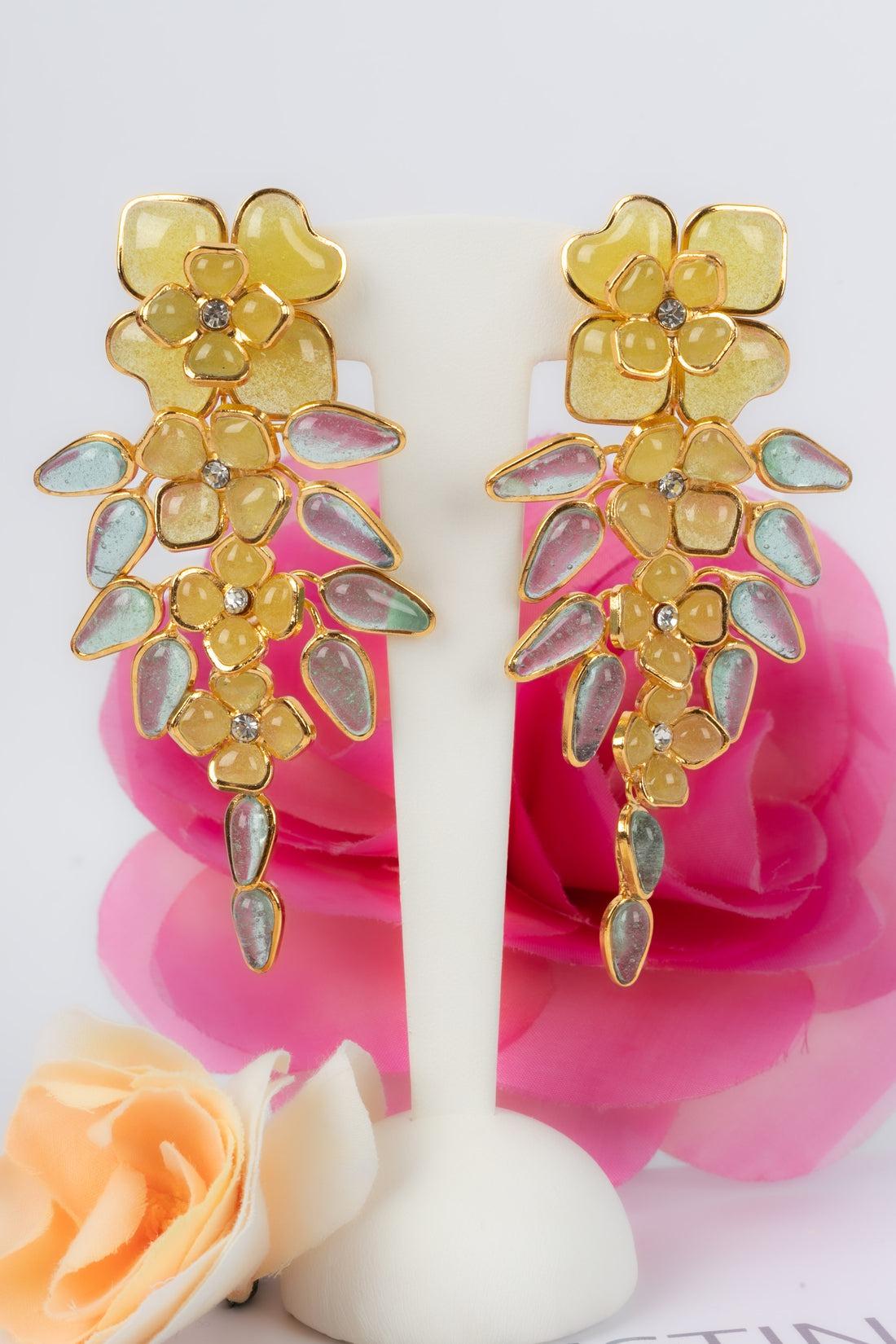 Augustine Golden Metal Earrings with Yellow Glass Paste For Sale 4