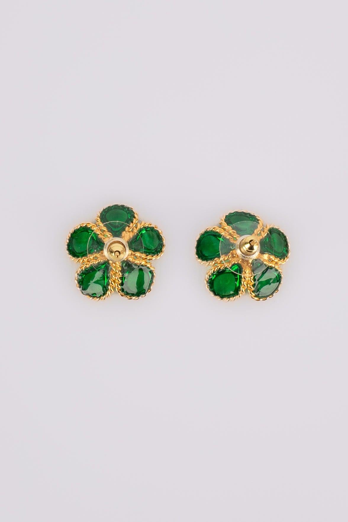 Donna Orecchini a fiore in metallo dorato Augustine con pasta di vetro e strass in vendita
