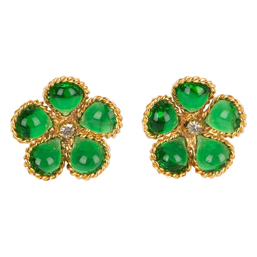 Augustine Goldene Metall-Blumenohrringe aus Metall mit Glaspastell und Strass