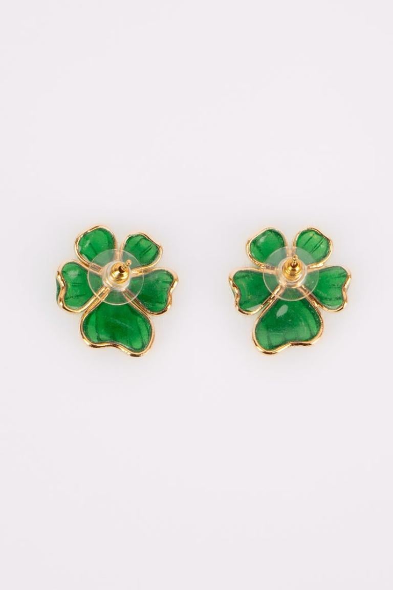 Women's Augustine Golden Metal Flower Earrings with Green Glass Paste