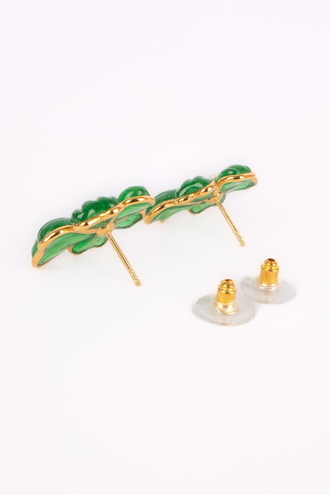 Augustine Golden Metal Flower Earrings with Green Glass Paste 1