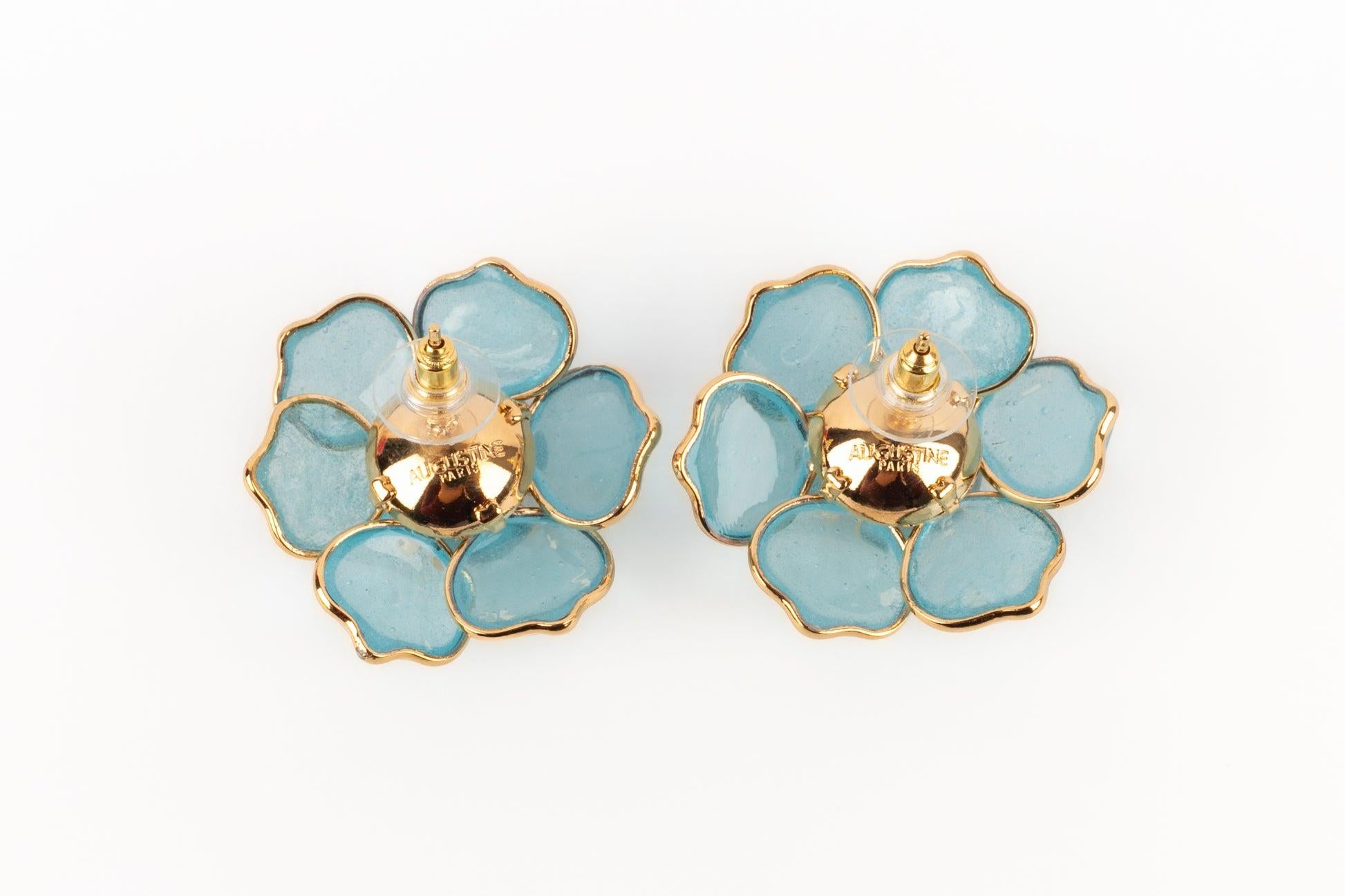 Augustine Golden Metal Flower Earrings with Light-blue Glass Paste In Excellent Condition For Sale In SAINT-OUEN-SUR-SEINE, FR