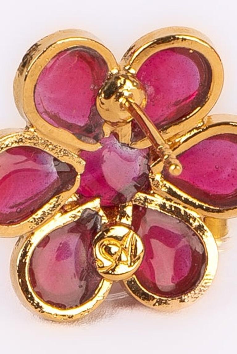 Women's Augustine Golden Metal Flower Earrings with Pink Glass Paste For Sale