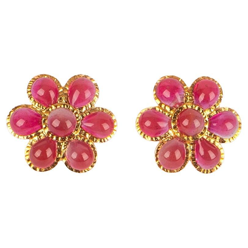 Augustine Golden Metal Flower Earrings with Pink Glass Paste For Sale