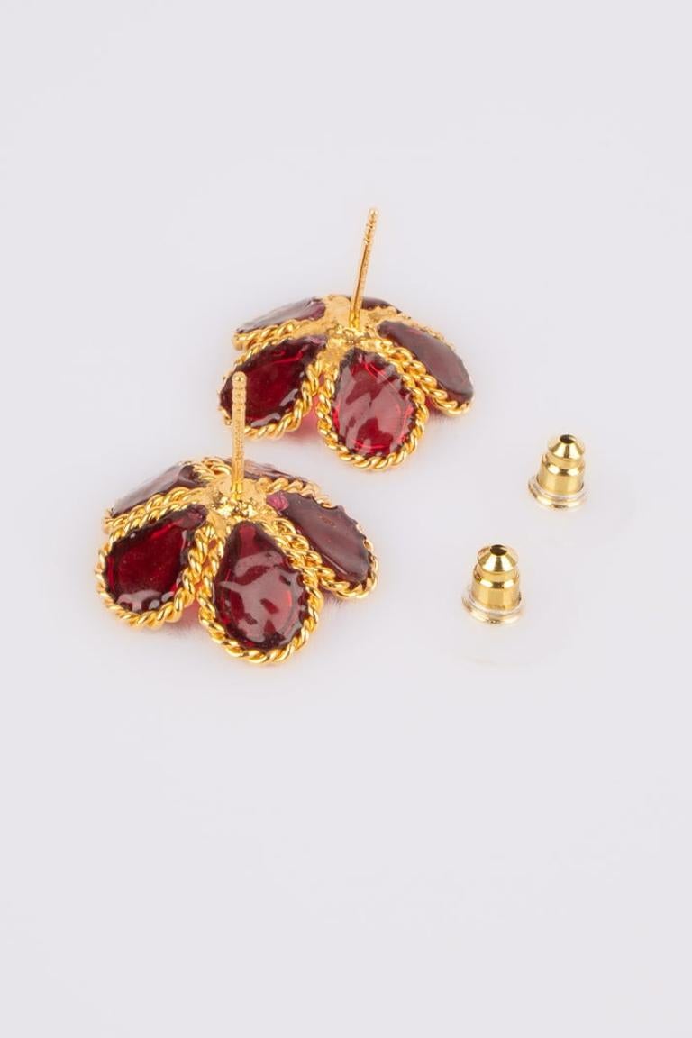 Boucles d'oreilles Augustine en métal doré avec fleurs et strass Pour femmes en vente