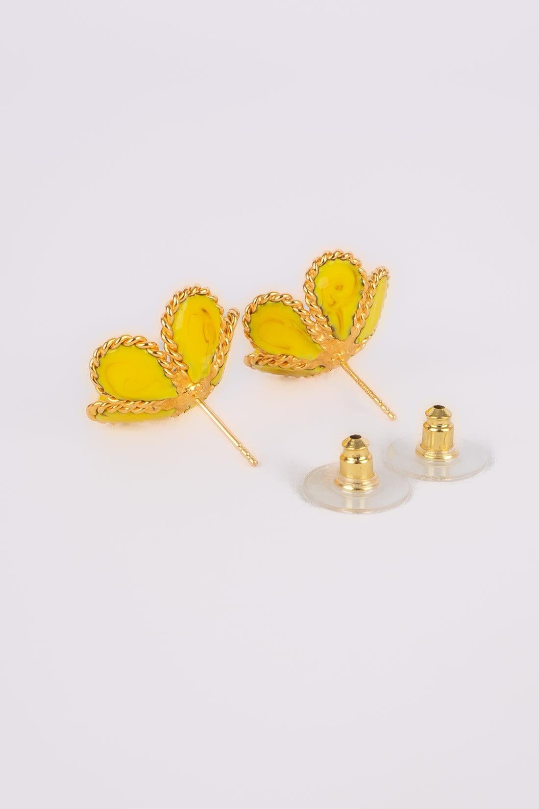 Boucles d'oreilles Augustine Fleur en métal doré avec pâte de verre jaune et strass Pour femmes en vente