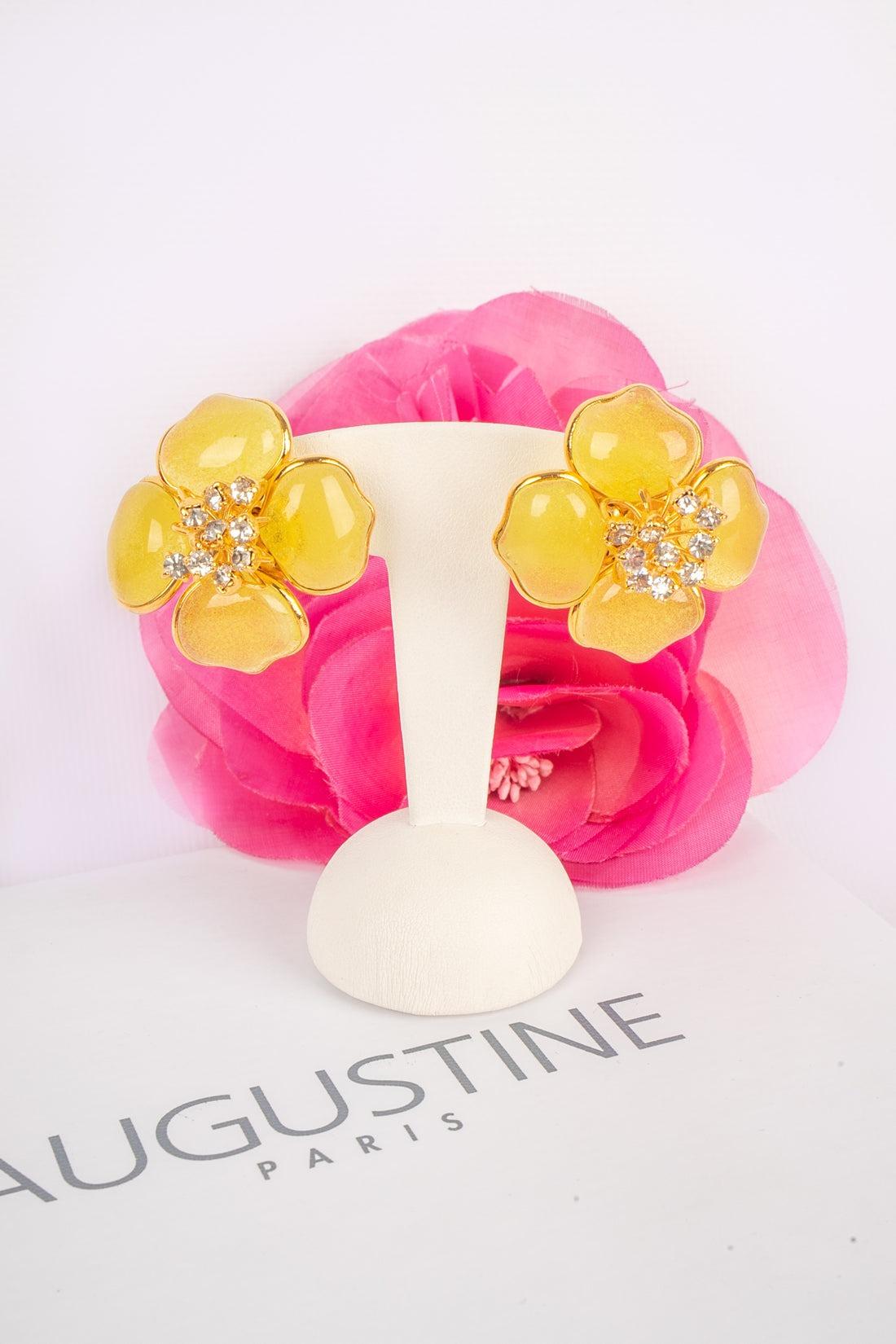 Augustine Golden Metal Flower Earrings with Yellow Glass Paste For Sale 3