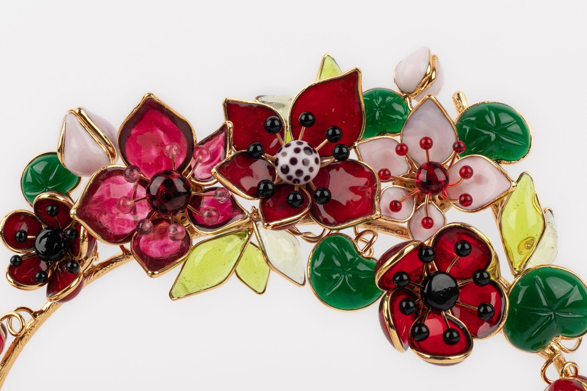 Augustine Golden Metal Flower Necklace with Glass Paste For Sale 2