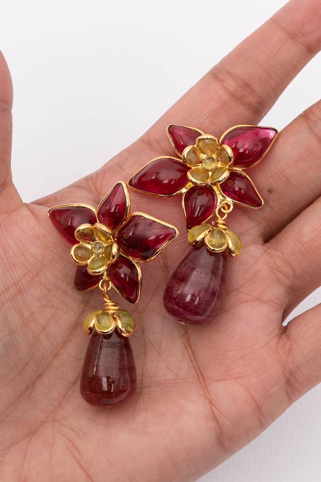 Augustine Golden Metal Pierced Earrings with Glass Paste For Sale 3