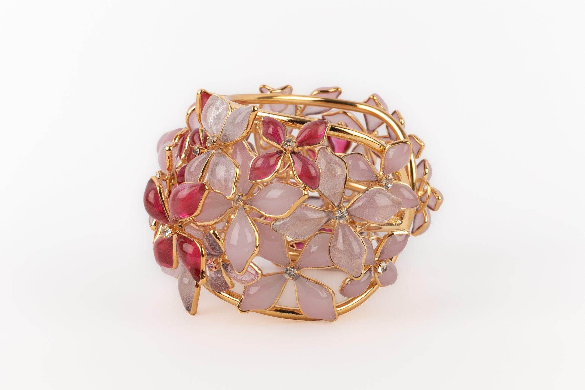 Augustine Golden Metal Pink Flower Bracelet In Excellent Condition For Sale In SAINT-OUEN-SUR-SEINE, FR